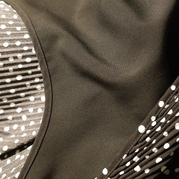 Maggie Barnes top 2X (22-24W), short sleeve, black with white small polka dots - Picture 8 of 8